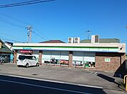 【コンビニエンスストア】ファミリーマート新居浜庄内店まで513ｍ