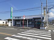 【銀行】伊予銀行粟井支店様まで500ｍ
