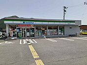 【コンビニエンスストア】ファミリーマート宿毛駅前店まで290ｍ