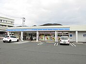 【コンビニエンスストア】ローソン奈良津3丁目店まで800ｍ