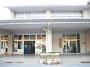 【小学校】鳥取市立中ノ郷小学校まで230ｍ