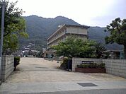 【小学校】高島小学校まで290ｍ