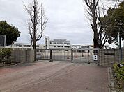 【小学校】西端小学校まで58ｍ