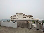 【小学校】三豊市立下高瀬小学校まで750ｍ