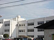 【小学校】山前小学校まで1300ｍ
