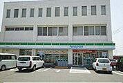 【コンビニエンスストア】ファミリーマート高松香西東店まで400ｍ