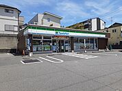 【コンビニエンスストア】ファミリーマートまで500ｍ