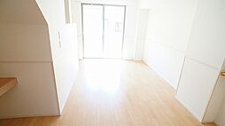 キンダーテラッセI 104 1階1LDKのリビング/ダイニング