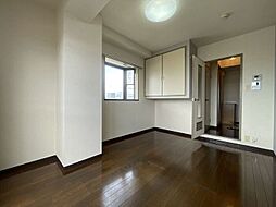 スカイビュー 701 7階1Kのリビング/ダイニング