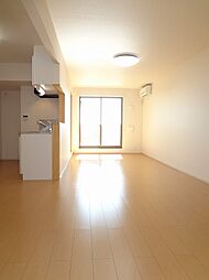 ロワゾブルー 303 3階1LDKのリビング/ダイニング