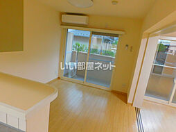 シャングリラ高松 210 2階2DKのリビング/ダイニング