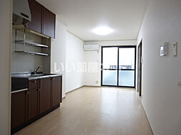 グランドール三柳II 103 1階2LDKのリビング/ダイニング