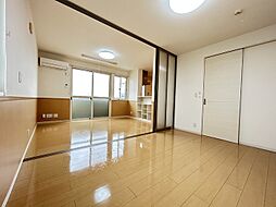 ハイライズ 302 3階2LDKのリビング/ダイニング