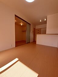 エレガンテ・ブリッサ 103 1階1LDKのリビング/ダイニング