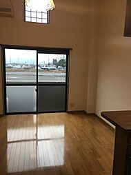 チェリースメル 105 1階ワンルームのリビング/ダイニング