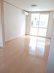 アメニティースリー 102 1階1LDKのリビング/ダイニング