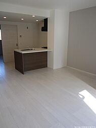 LA.POIRE 105 1階1LDKのリビング/ダイニング