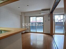 サニーレジデンス豊中 102 1階2LDKのリビング/ダイニング