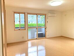 ボナールＫII 201 2階ワンルームのリビング/ダイニング