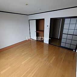 シャトルサトー 103 1階1Kのリビング/ダイニング