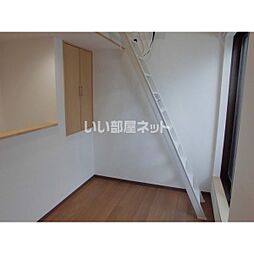 アースクエイク豊II 103 1階ワンルームのリビング/ダイニング