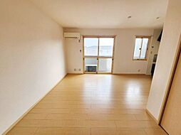 ソレーユ高岡　C棟 C202 2階1LDKのリビング/ダイニング