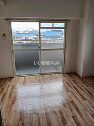 ニューヨークスチューディオ 206 2階ワンルームのリビング/ダイニング