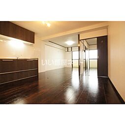 ラ・メゾン伊藤 5D 5階2LDKのリビング/ダイニング