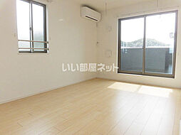 ルミエール・ロゼII 201 2階1LDKのリビング/ダイニング