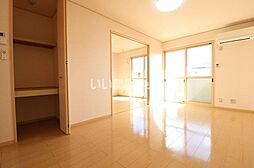 シュプルース 203 2階1LDKのリビング/ダイニング