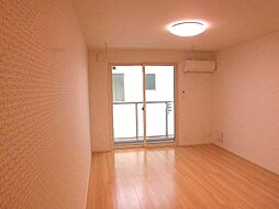 ファミーユ 203 2階1LDKのリビング/ダイニング