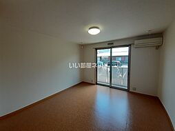 パラストｙ　III 107 1階1Kのリビング/ダイニング