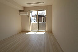 カーサ・ぺキーノ 105 1階1LDKのリビング/ダイニング