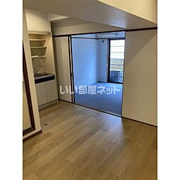 ラ・クール泉 310 3階1DKのリビング/ダイニング