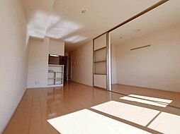 JOY WAVE YAMATO　B棟 B211 2階1LDKのリビング/ダイニング