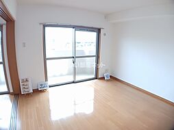 ユーミースマイルI 303 3階2LDKのリビング/ダイニング