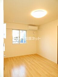 ルナ　クレセント 101 1階ワンルームのリビング/ダイニング