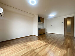 ファースト西浜 101 1階2LDKのリビング/ダイニング