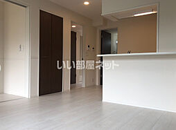 リバティコート永盛 102 1階1LDKのリビング/ダイニング