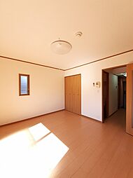 カルフールＢ．Ｃ白山 205 2階1Kのリビング/ダイニング