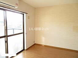 マリベール八幡 201 2階2LDKのリビング/ダイニング