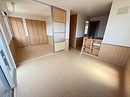 メゾンド・グロウ23 201 2階2LDKのリビング/ダイニング