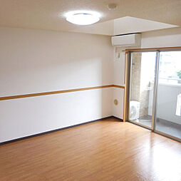 ピュアクレセント 205 2階1LDKのリビング/ダイニング