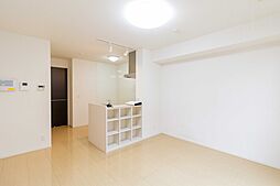 グラン・シエロJ 102 1階ワンルームのリビング/ダイニング