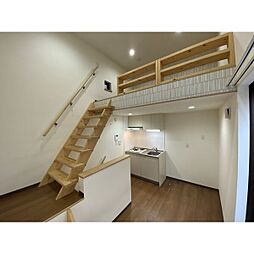 アースクエイク川間 102 1階ワンルームのリビング/ダイニング