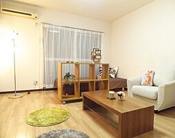 コーポやすくに 203 2階1Kのリビング/ダイニング