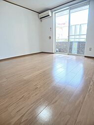 カサ・デル・ブリッサ 104 1階ワンルームのリビング/ダイニング