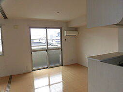 エスターブレ 203 2階2LDKのリビング/ダイニング