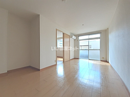 エルディム志賀 102 1階1LDKのリビング/ダイニング