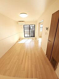 エム・スマイル 203 2階2LDKのリビング/ダイニング